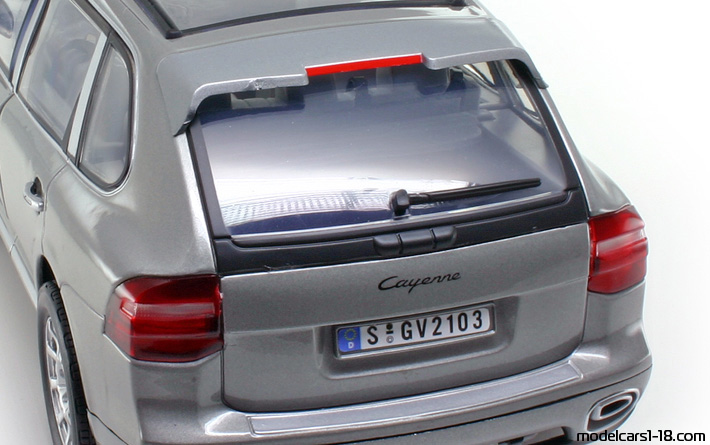 2008 - Porsche Cayenne (9PA) Motor Max 1/18 (Серебристый) Багажник / Поднимающиеся фары