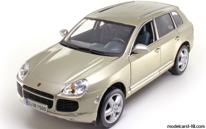 2002 - Porsche Cayenne Turbo (9PA) Maisto 1/18 (Золотой ) Передняя левая сторона