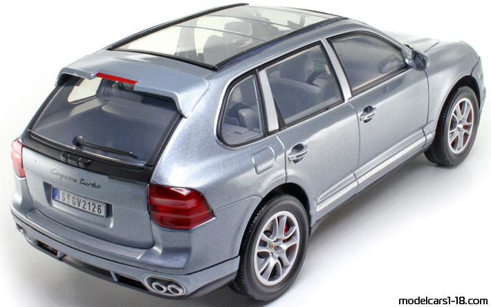 2008 - Porsche Cayenne Turbo (9PA) Motor Max 1/18 (Серый ) Задняя правая сторона