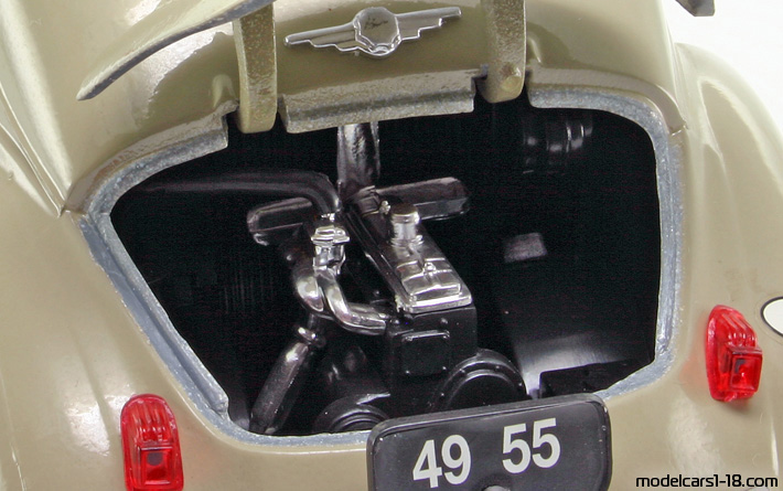 1954 - Renault 4CV Solido 1/17 (Золотой ) Двигатель