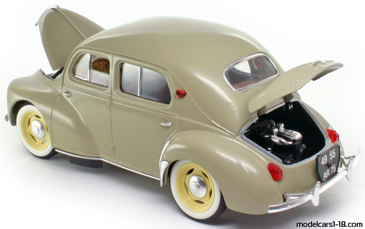 1954 - Renault 4CV Solido 1/17 (Золотой ) Открывающиеся части