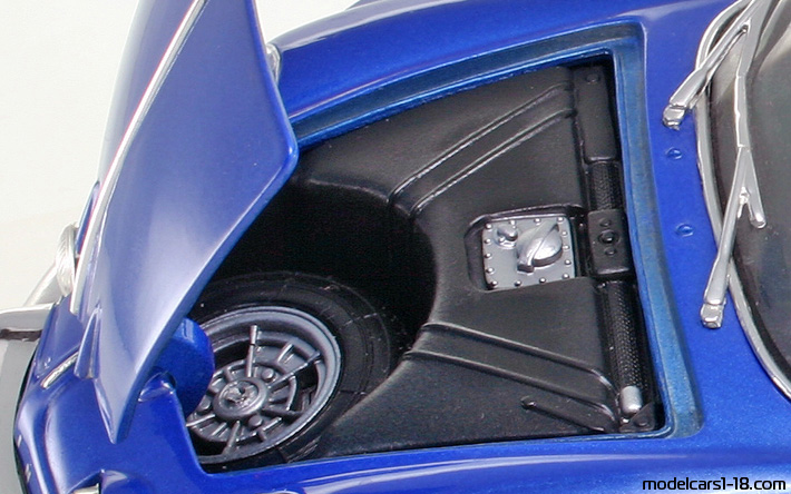 1971 - Renault Alpine A110 1600S Maisto 1/18 (Синий) Багажник / Поднимающиеся фары