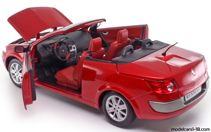 2003 - Renault Megane CC dCi Solido 1/18 (Kрасный) Открывающиеся части