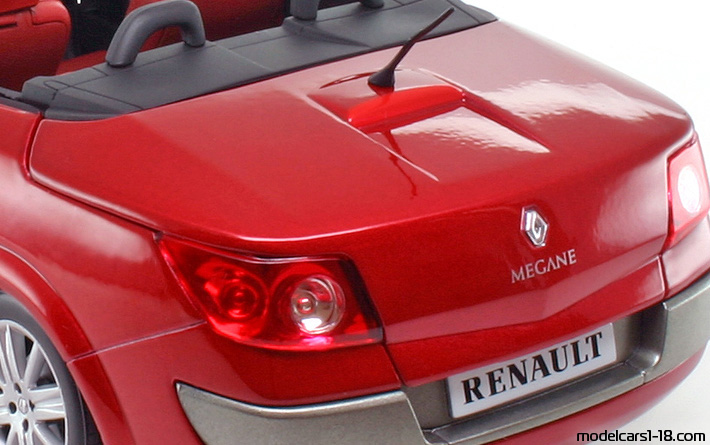2003 - Renault Megane CC dCi Solido 1/18 (Kрасный) Багажник / Поднимающиеся фары