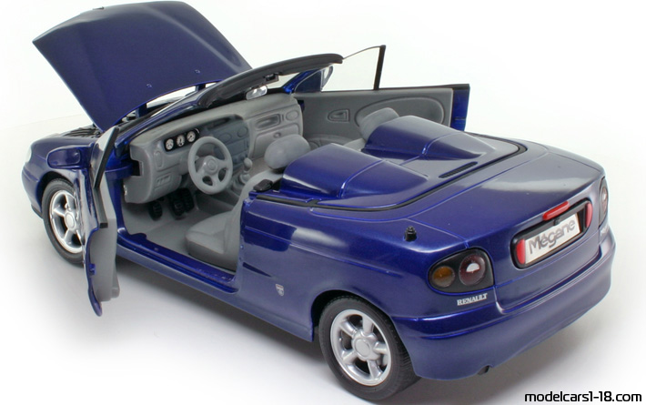 1996 - Renault Megane Anson 1/18 (Синий) Открывающиеся части