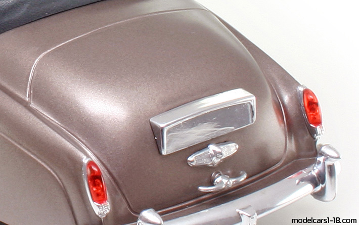 1959 - Rolls Royce Silver Cloud II Solido 1/20 (Коричневый) Багажник / Поднимающиеся фары