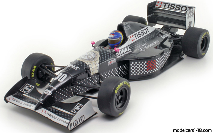 1994 - Sauber Mercedes C13 Minichamps 1/18 (Чёрный / Белый) Передняя левая сторона