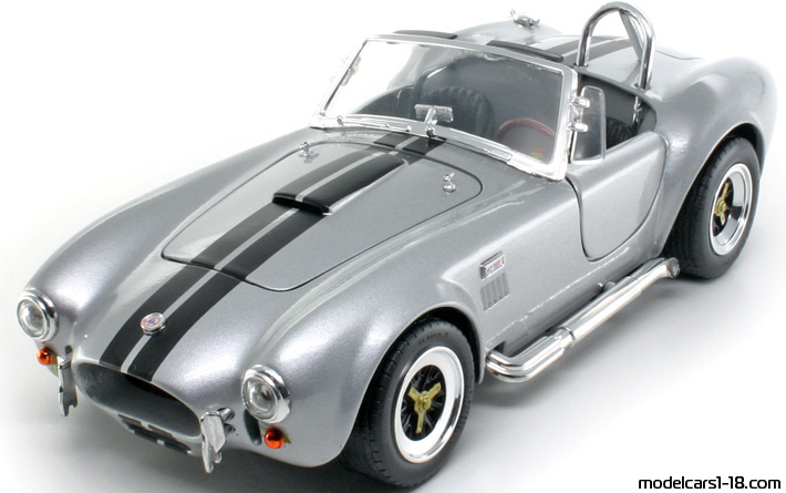 1964 - Shelby Cobra 427 S/C Road Tough 1/18 (Серый  / Чёрный) Передняя левая сторона