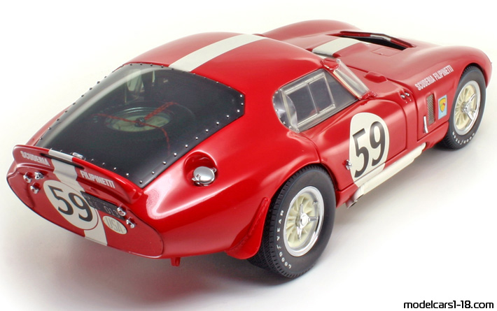 1965 - Shelby Daytona Cobra Exoto 1/18 (Kрасный / Белый) Задняя правая сторона