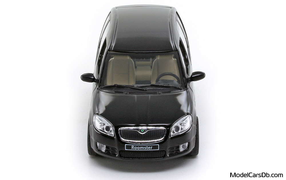2007 - Skoda Roomster Abrex 1/43 (Чёрный) Спереди