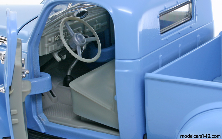 1937 - Studebaker Coupe Express Pick Up Road Signature 1/18 (Синий) Интерьер панель приборов