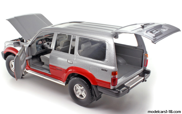 1992 - Toyota Land Cruiser FJ 80G Road Tough 1/18 (Серебристый / Kрасный) Открывающиеся части