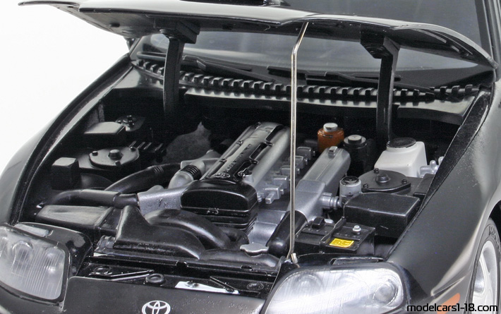 1993 - Toyota Supra Twin Turbo (A80) Kyosho 1/18 (Чёрный) Двигатель