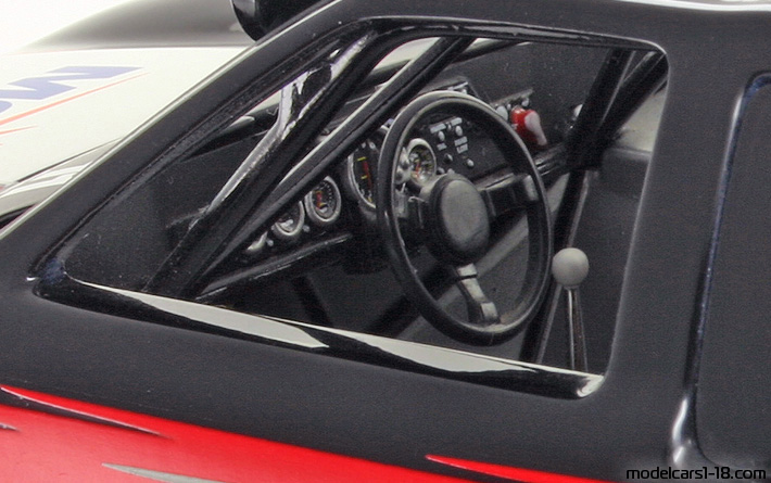 1998 - Toyota Trophy Truck AutoArt 1/18 (Чёрный / Белый) Интерьер панель приборов