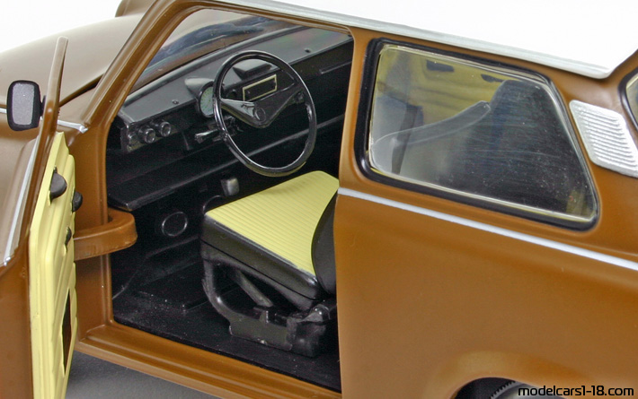 1963 - Trabant 601 (P60) De Luxe Sun Star 1/18 (Коричневый / Белый) Интерьер панель приборов