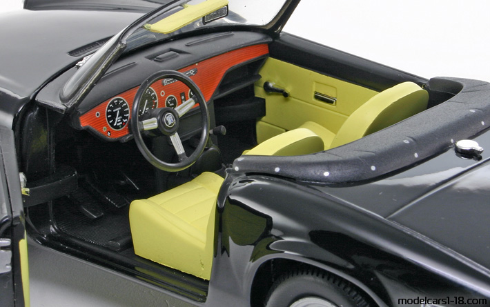 1970 - Triumph Spitfire MkIV Chrono 1/18 (Чёрный) Интерьер панель приборов