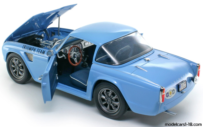 1962 - Triumph TR4 5VC Jadi 1/18 (Синий) Открывающиеся части