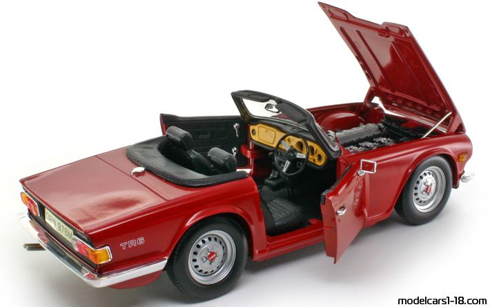 1969 - Triumph TR6 ERTL 1/18 (Kрасный) Открывающиеся части
