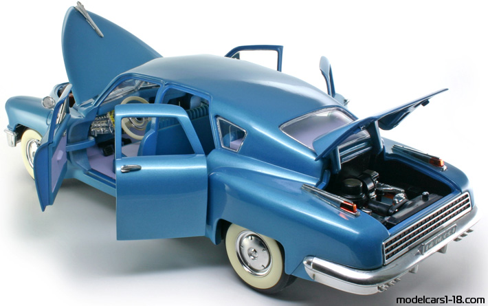 1948 - Tucker Torpedo Road Signature 1/18 (Синий) Открывающиеся части