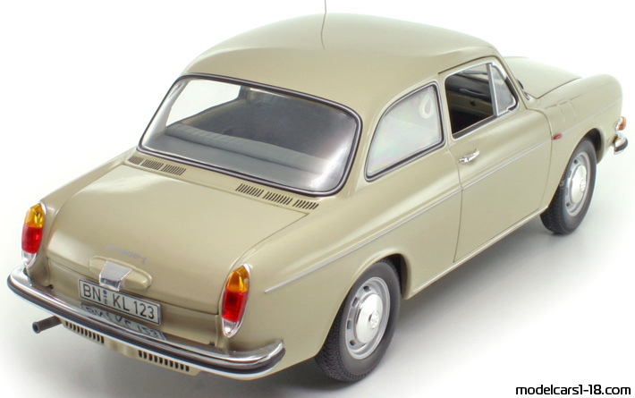 1969 - Volkswagen 1600 L Minichamps 1/18 (Золотой ) Задняя правая сторона
