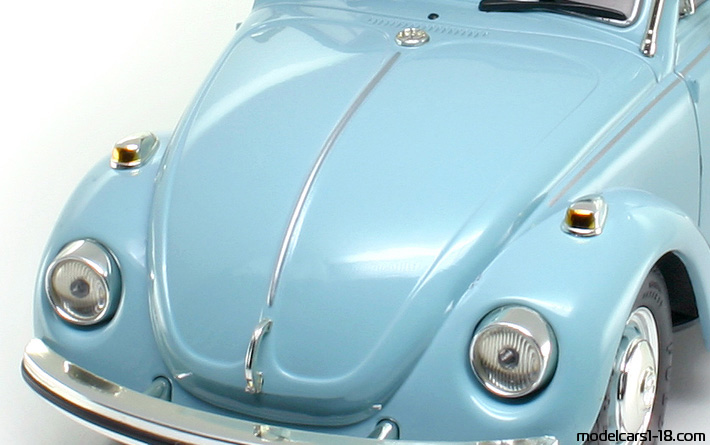 1971 - Volkswagen Beetle (Kaefer) 1302 LS Revell 1/18 (Белый) Багажник / Поднимающиеся фары