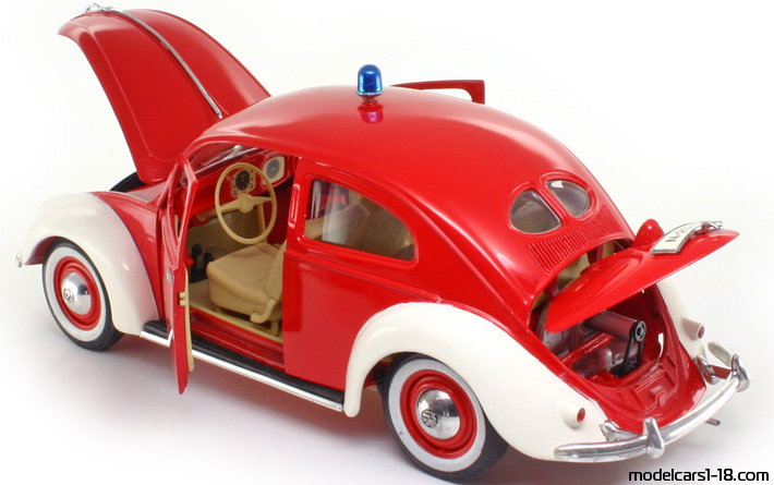 1951 - Volkswagen Beetle (Kaefer) Fire Dept / Police Maisto 1/18 (Kрасный / Белый) Открывающиеся части