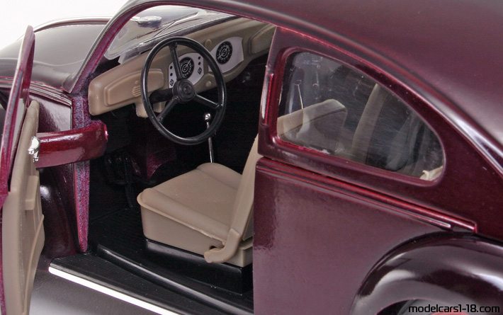 1949 - Volkswagen Beetle (Kaefer) Solido 1/17 (Brown) Интерьер панель приборов