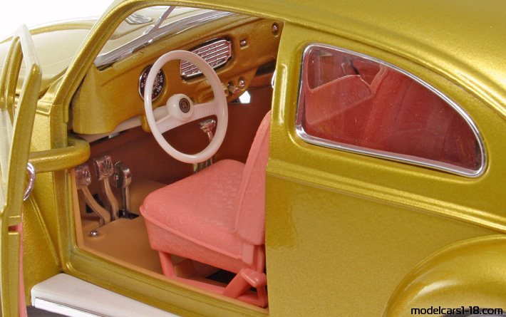1955 - Volkswagen Beetle (Kaefer) Bburago 1/18 (Жёлтый) Интерьер панель приборов