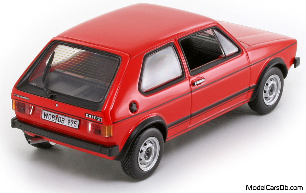 1976 - Volkswagen Golf GTI Norev 1/43 (Kрасный) Задняя правая сторона
