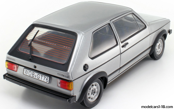 1976 - Volkswagen Golf GTI Sun Star 1/18 (Серебристый) Задняя правая сторона