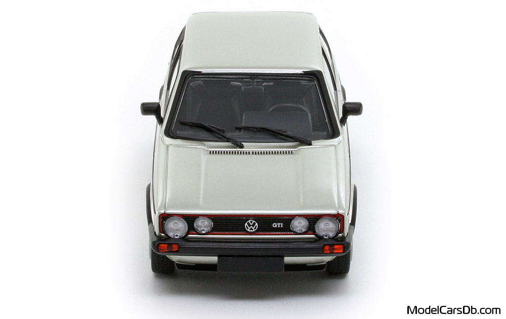 1983 - Volkswagen Golf GTI Minichamps 1/43 (Серебристый) Спереди