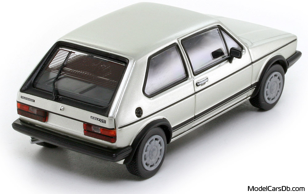 1983 - Volkswagen Golf GTI Minichamps 1/43 (Серебристый) Задняя правая сторона
