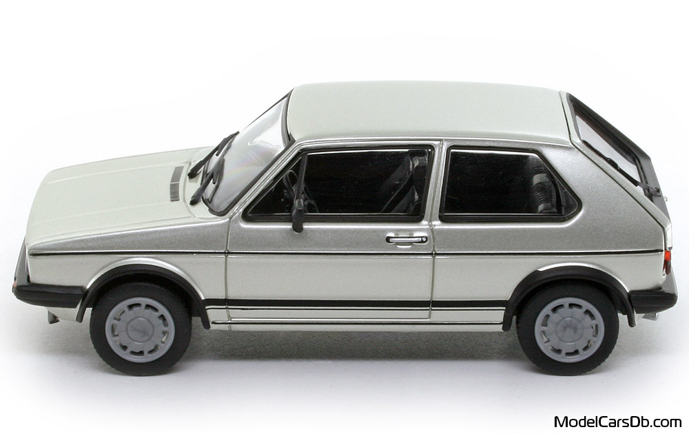 1983 - Volkswagen Golf GTI Minichamps 1/43 (Серебристый) Сторона