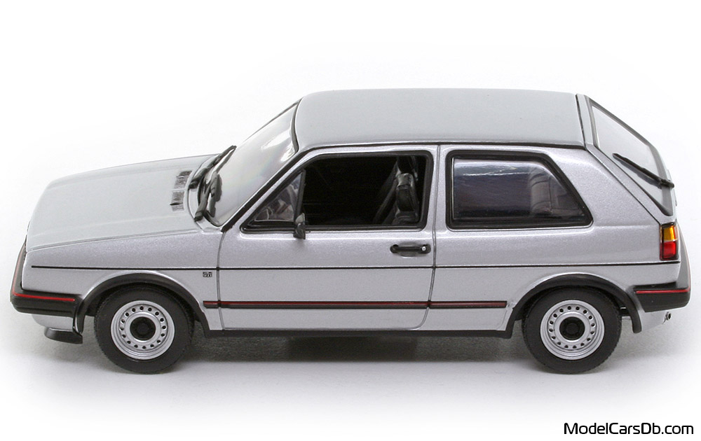 1985 - Volkswagen Golf GTI Minichamps 1/43 (Серебристый) Сторона