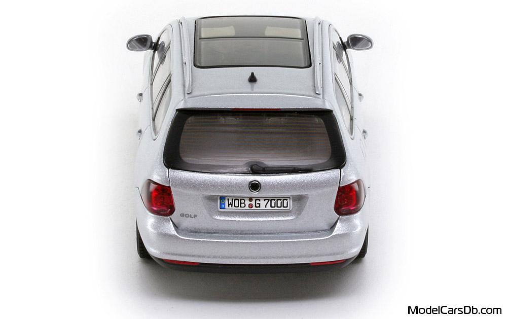 2007 - Volkswagen Golf Variant AutoArt 1/43 (Серебристый) Сзади