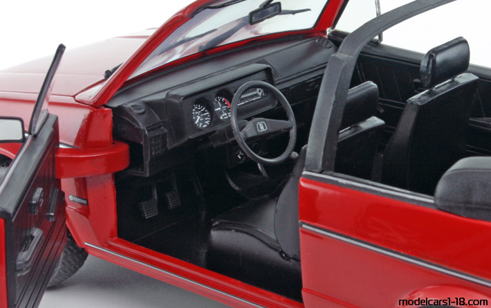 1974 - Volkswagen Golf Chrono 1/18 (Kрасный) Интерьер панель приборов