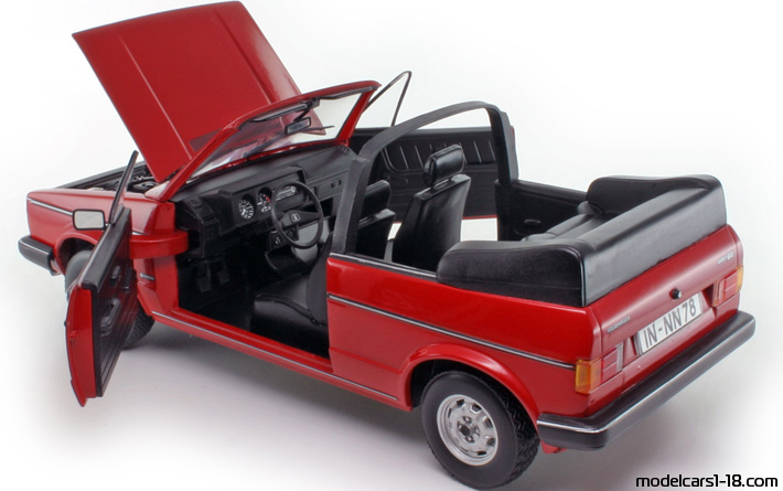 1974 - Volkswagen Golf Chrono 1/18 (Kрасный) Открывающиеся части