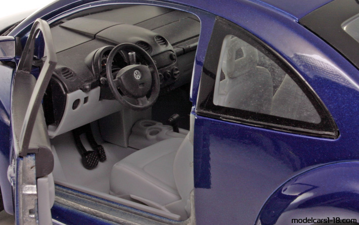1998 - Volkswagen New Beetle Gate 1/18 (Синий) Интерьер панель приборов