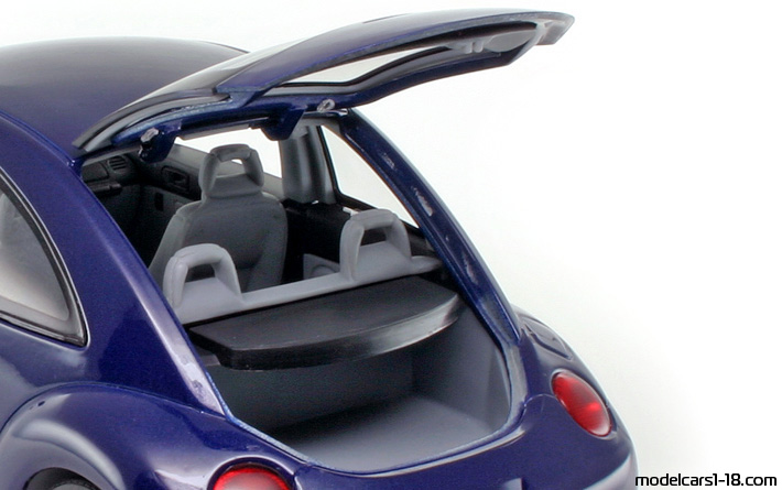 1998 - Volkswagen New Beetle Gate 1/18 (Синий) Багажник / Поднимающиеся фары