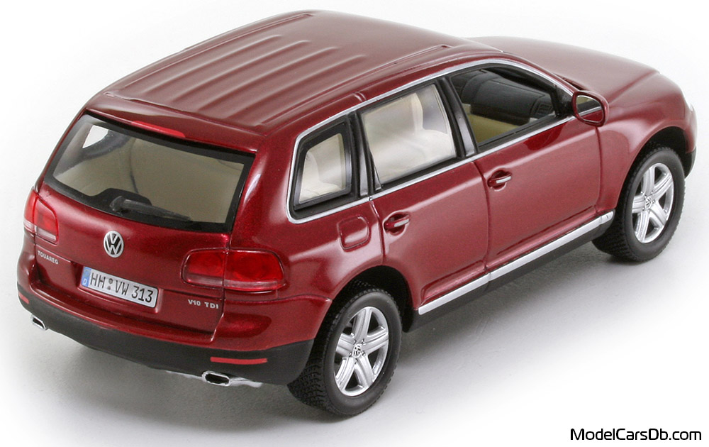 2002 - Volkswagen Touareg V10 TDI Minichamps 1/43 (Kрасный) Задняя правая сторона