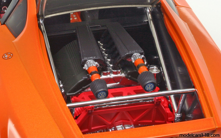 1997 - Volkswagen W12 Nardo Concept Road Signature 1/18 (Оранжевый) Двигатель