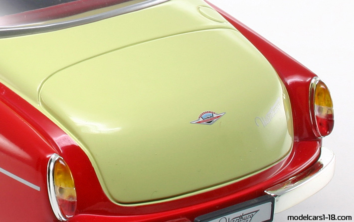 1956 - Wartburg 311 Revell 1/18 (Kрасный / Жёлтый) Багажник / Поднимающиеся фары