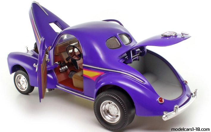1941 - Willys Americar Road Legends 1/18 (Фиолетовый / Жёлтый) Открывающиеся части